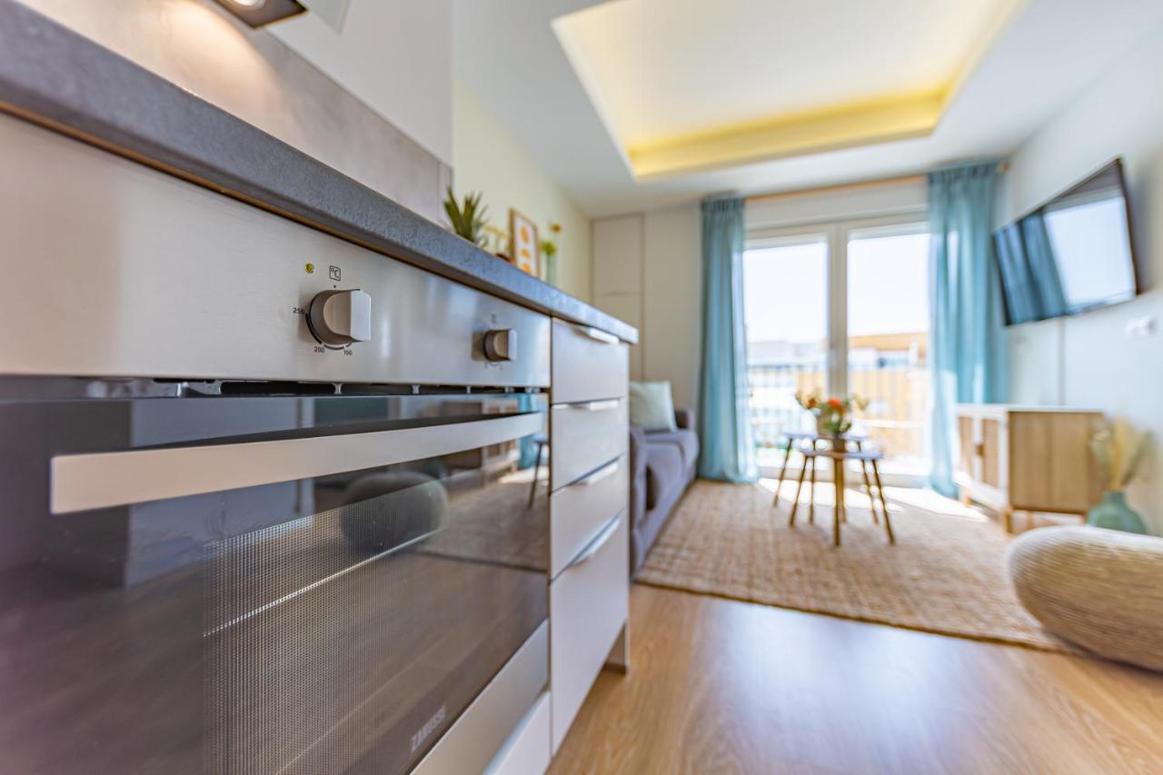 Ventura- Centric, Pool, Wifi And Parking Apartment Tarifa Bagian luar foto